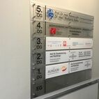 Wir liefern Praxisschilder in Deutschland, Wiesbaden, Mainz, Frankfurt, Rhein-Main