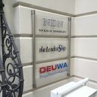 Wir liefern Firmenschilder in Karlsruhe, Mannheim, Augsburg, Wiesbaden, Mönchengladbach