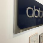 Wir liefern Firmenschilder in Bottrop, Reutlingen, Koblenz, Bremerhaven, Recklinghausen