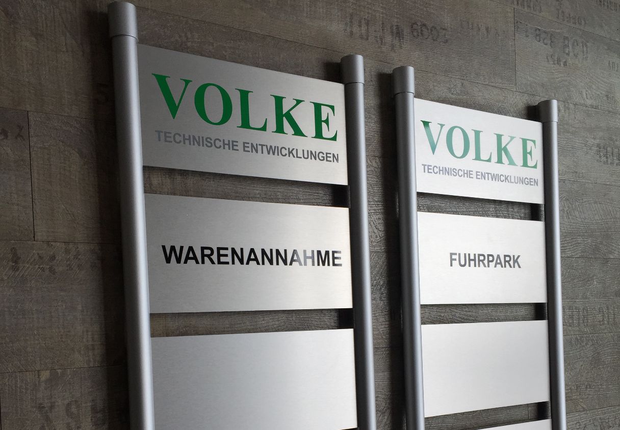 Wir liefern Firmenschilder in Deutschland, Wiesbaden, Mainz, Frankfurt, Rhein-Main