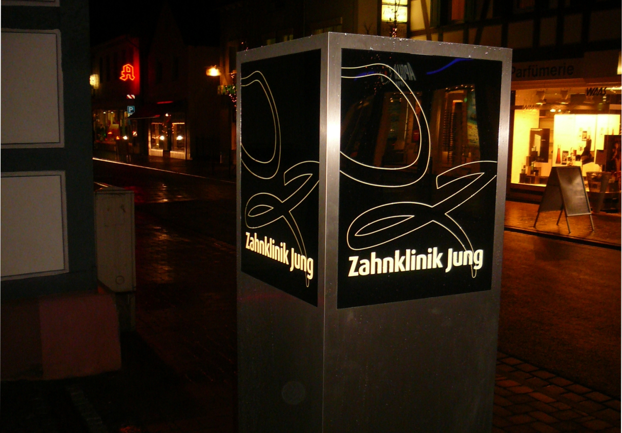 Wir liefern Leuchtschilder in Berlin, Hamburg, München, Köln, Frankfurt