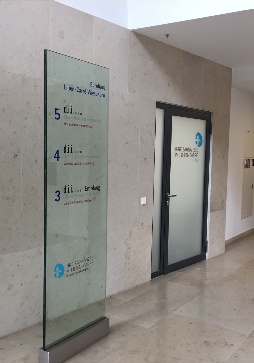 Wir liefern Pylone Stelen Aufsteller in München, Augsburg, Ingolstadt, Landshut, Rosenheim, Freising