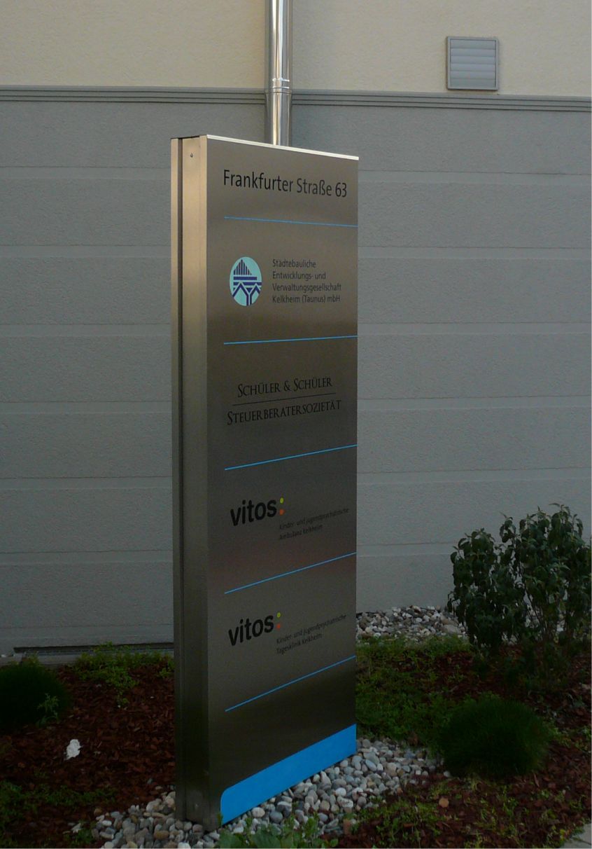 Wir liefern Pylone Stelen Aufsteller in Stuttgart, Heilbronn, Reutlingen, Esslingen, Tübingen, Ludwigsburg