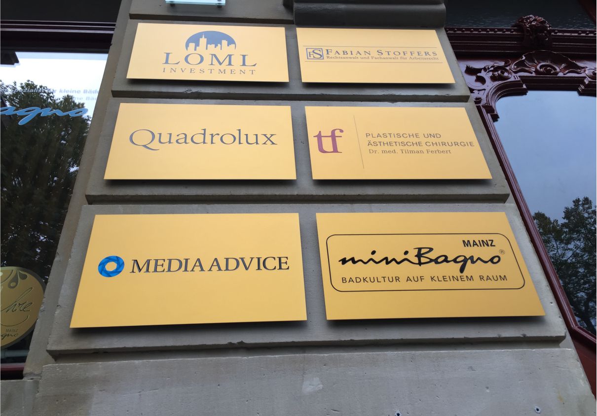 Wir liefern Sammelschilder in Hamburg, Lübeck, Schwerin, Lüneburg, Neumünster, Norderstedt, Wismar