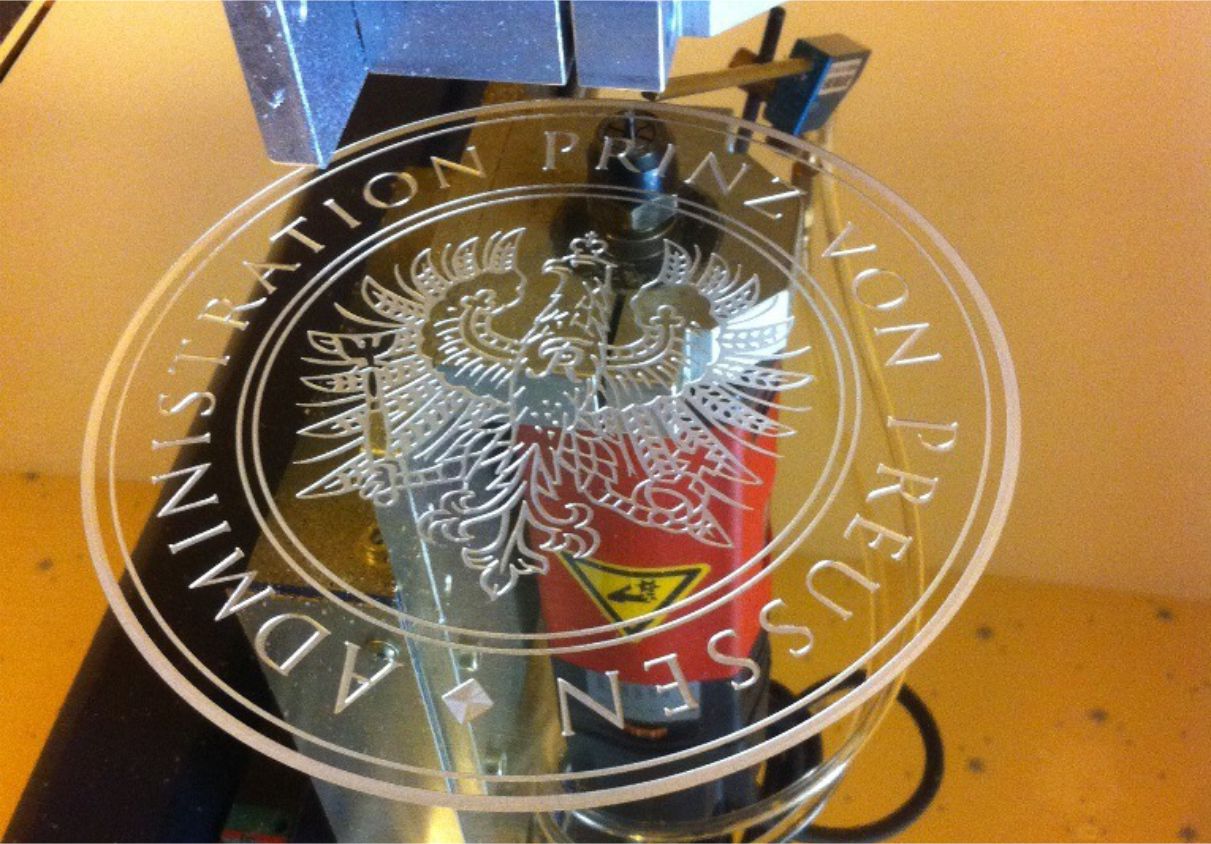 Wir liefern Gravierte Schilder in Stuttgart, Heilbronn, Reutlingen, Esslingen, Tübingen, Ludwigsburg