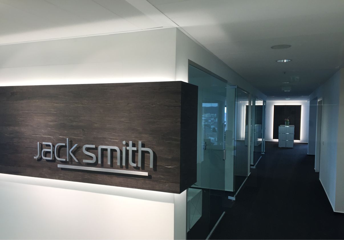 Wir liefern Schilder Sonderanfertigungen in Wiesbaden . Würzburg . Dresden . Münster . Karlsruhe