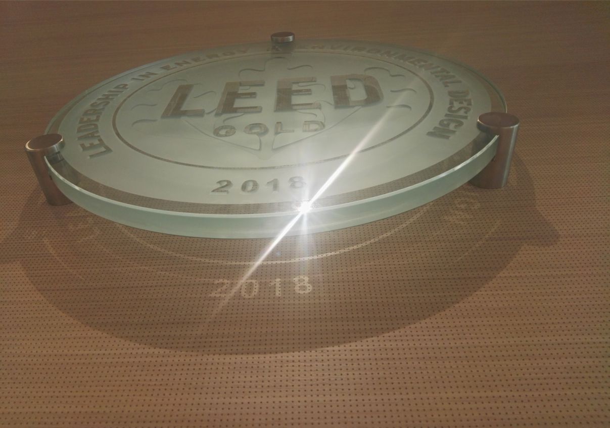 Wir liefern Schilder Sonderanfertigungen in Wiesbaden . Kiel . Aachen . Chemnitz . Freiburg