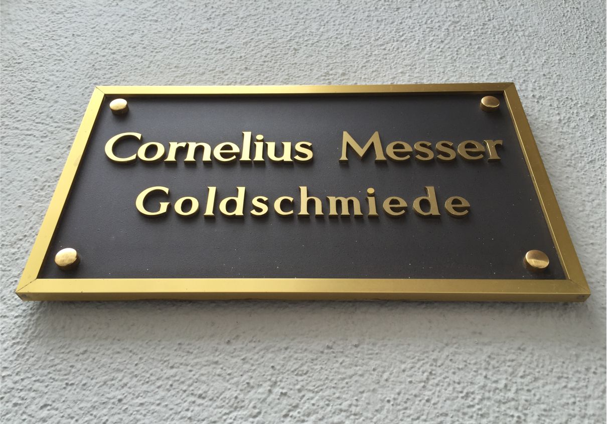 Wir liefern Schilder Sonderanfertigungen in Stuttgart, Düsseldorf, Leipzig, Dortmund, Essen