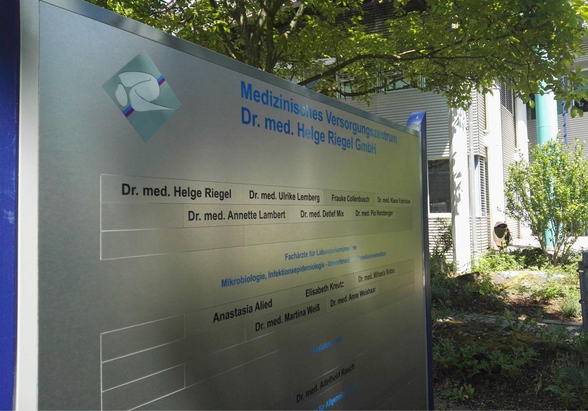 Wir liefern Schilder Sonderanfertigungen in Bochum, Wuppertal, Bielefeld, Bonn, Münster