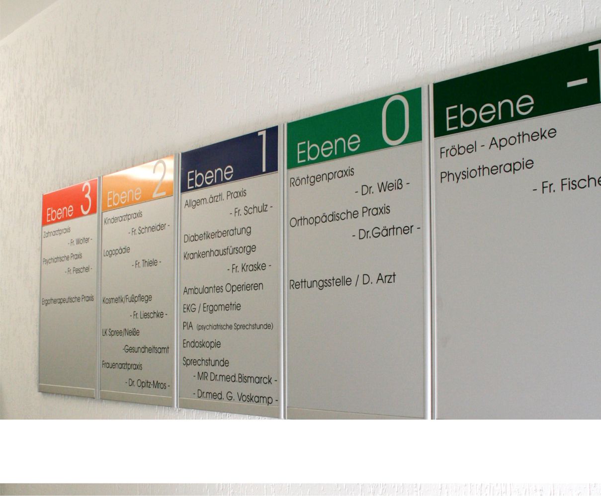 Wir liefern Etagenwegweiser für innen in Rhein-Ruhr, Gelsenkirchen, Mönchengladbach, Krefeld, Oberhausen, Hagen, Hamm